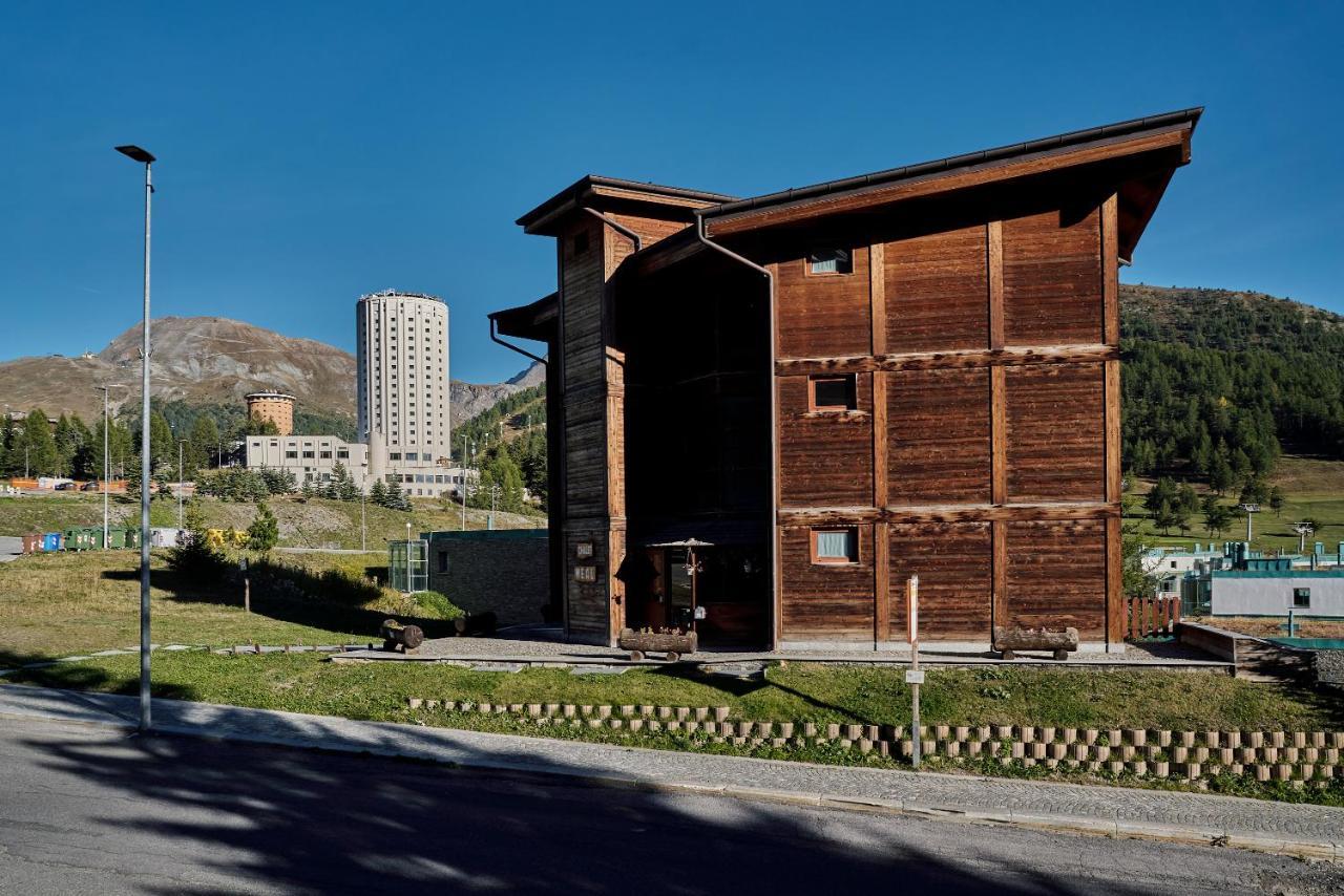 Aparthotel Chalet Weal Colle Colle Sestriere Exterior foto