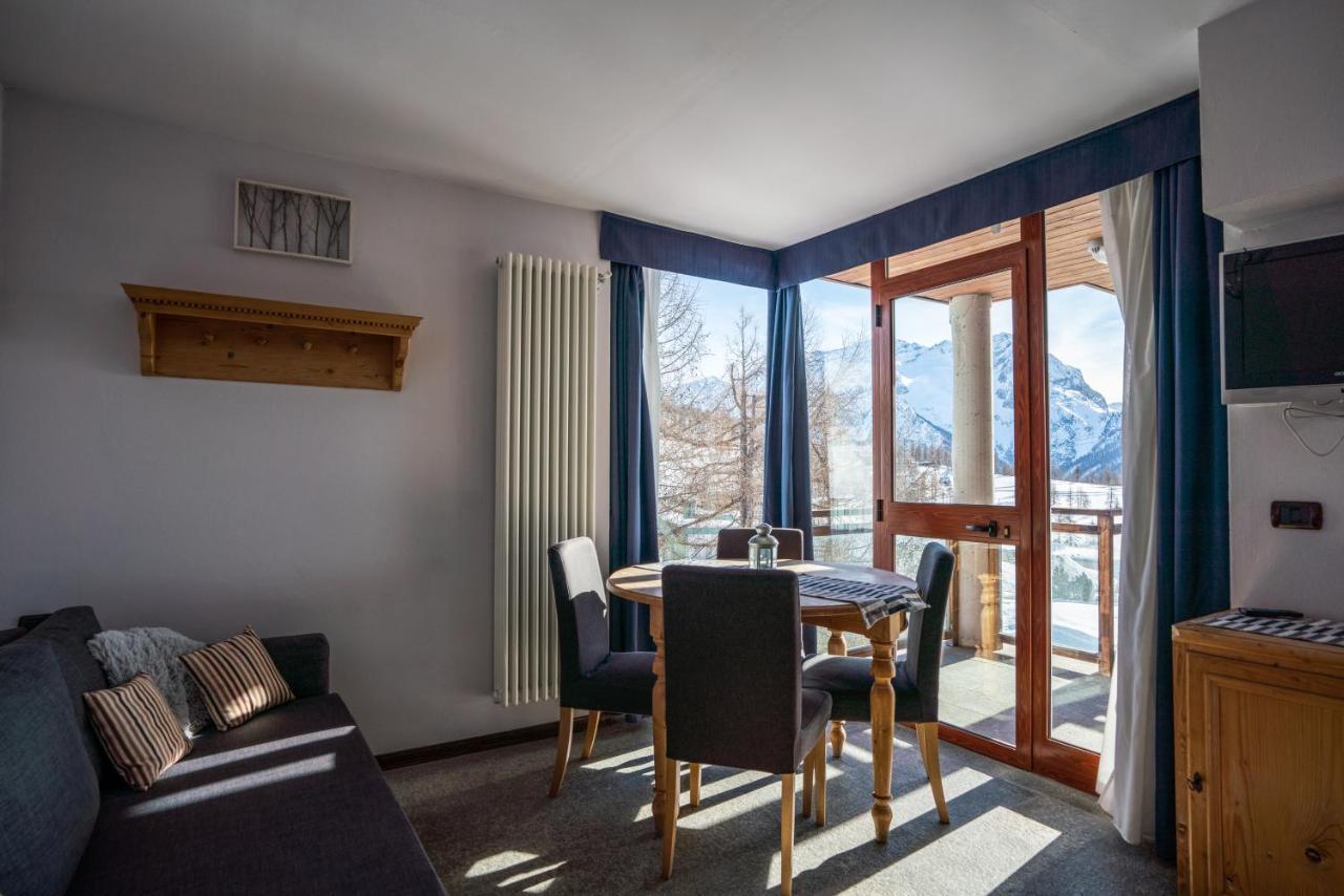 Aparthotel Chalet Weal Colle Colle Sestriere Exterior foto